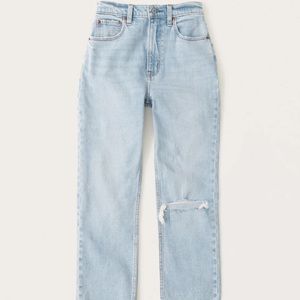 Abercrombie & Fitch Curve Love Ultra High Rise Ankle
Straight Jean